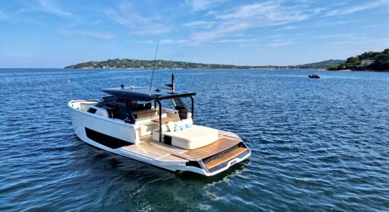 Cranchi A46 Luxury Rental St Tropez Yacht Charter