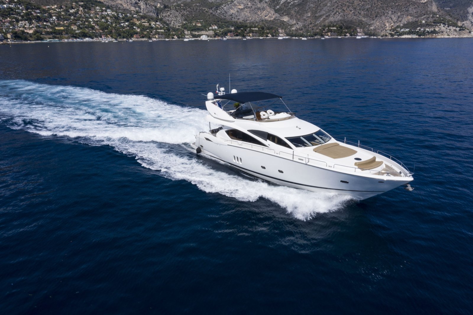 Lady Yousra yacht charter St Tropez Sunseeker 82 exterior
