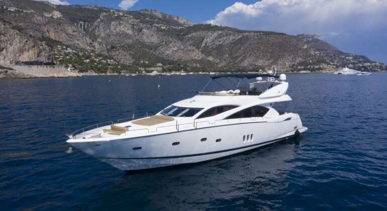 Lady Yousra Yacht Charter St Tropez Sunseeker 82 Luxury Rental