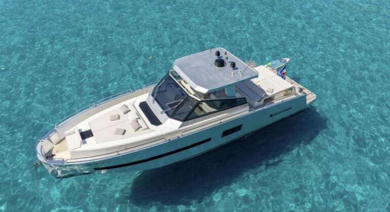 MED 52 Yacht Rental St Tropez Luxury Charter