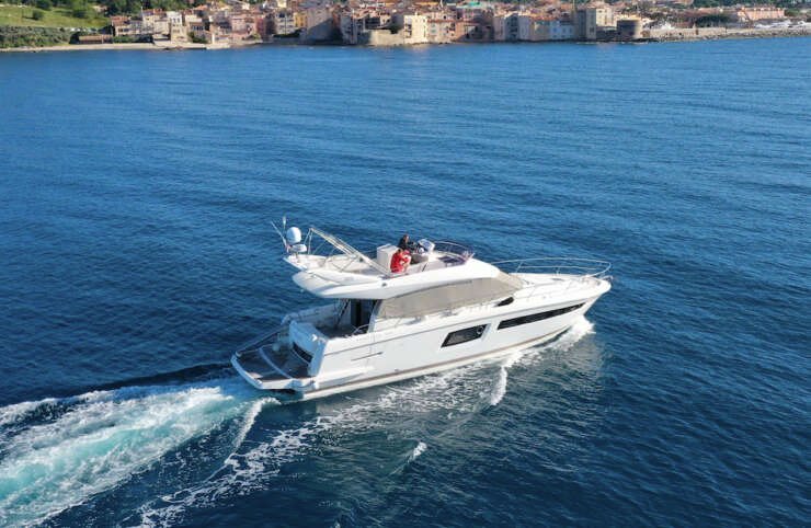 prestige 500 fly rental st tropez luxury yacht french riviera experience