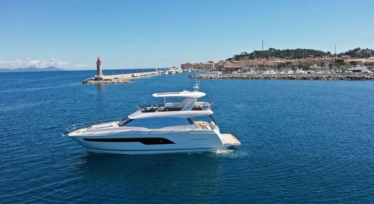 Prestige 630 Fly Rental St Tropez Luxury Yacht Charter