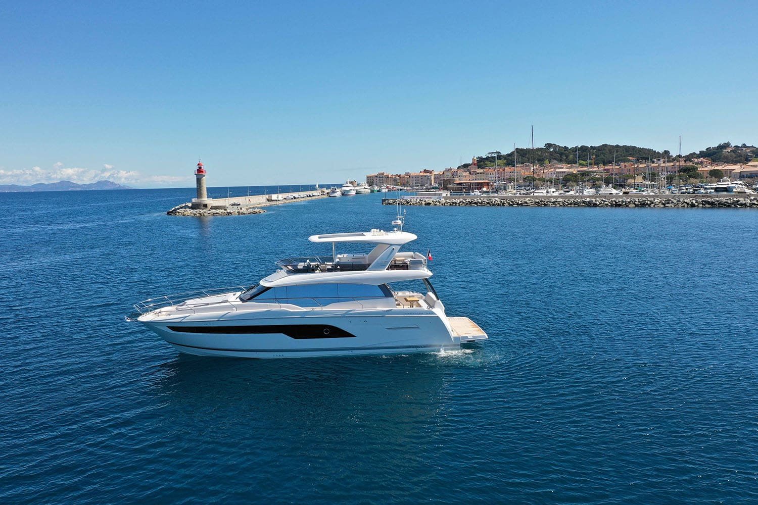 prestige 630 fly rental st tropez luxury yacht french riviera experience