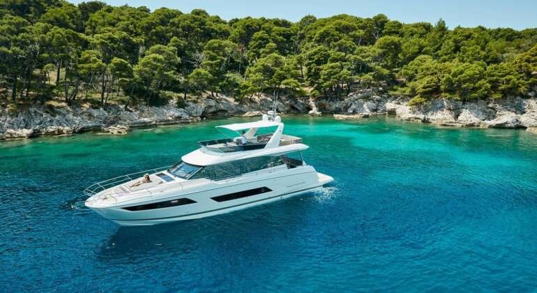 Prestige 680 Yacht Rental St Tropez Luxury Charter