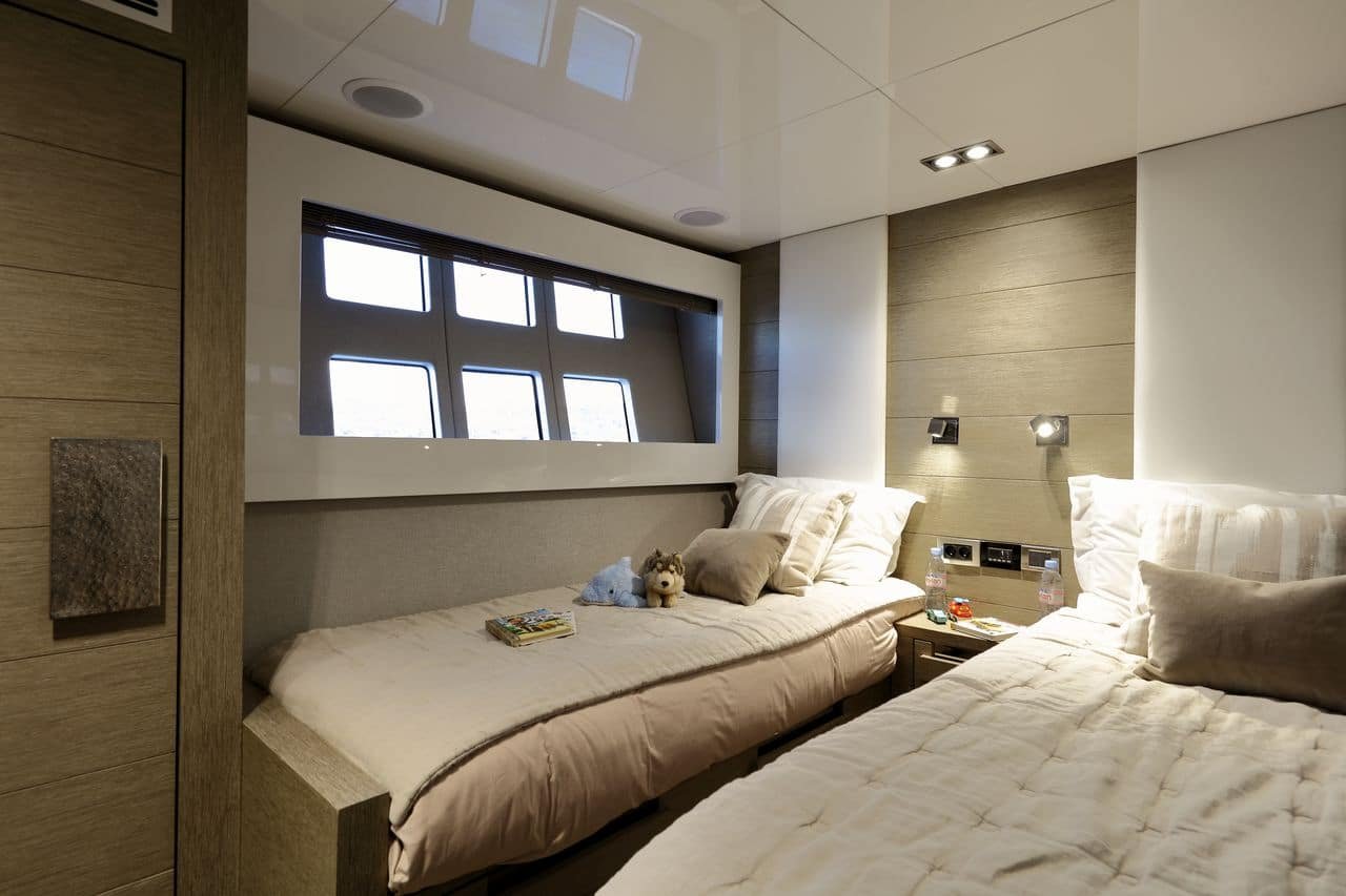 pearl 75 yacht rental st tropez luxury yacht french riviera experience