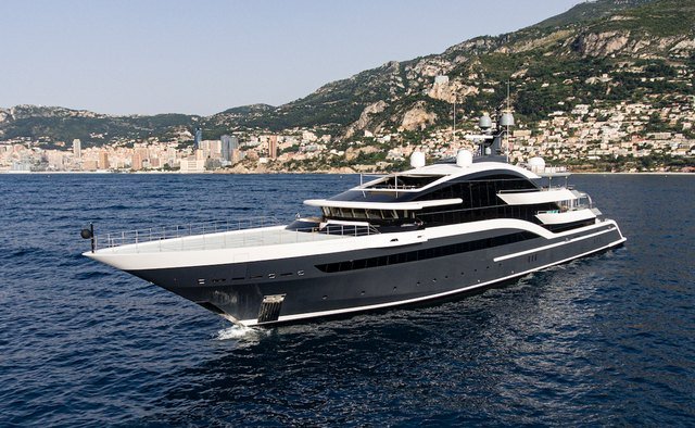 yacht rental St Tropez luxury yacht French Riviera coastline