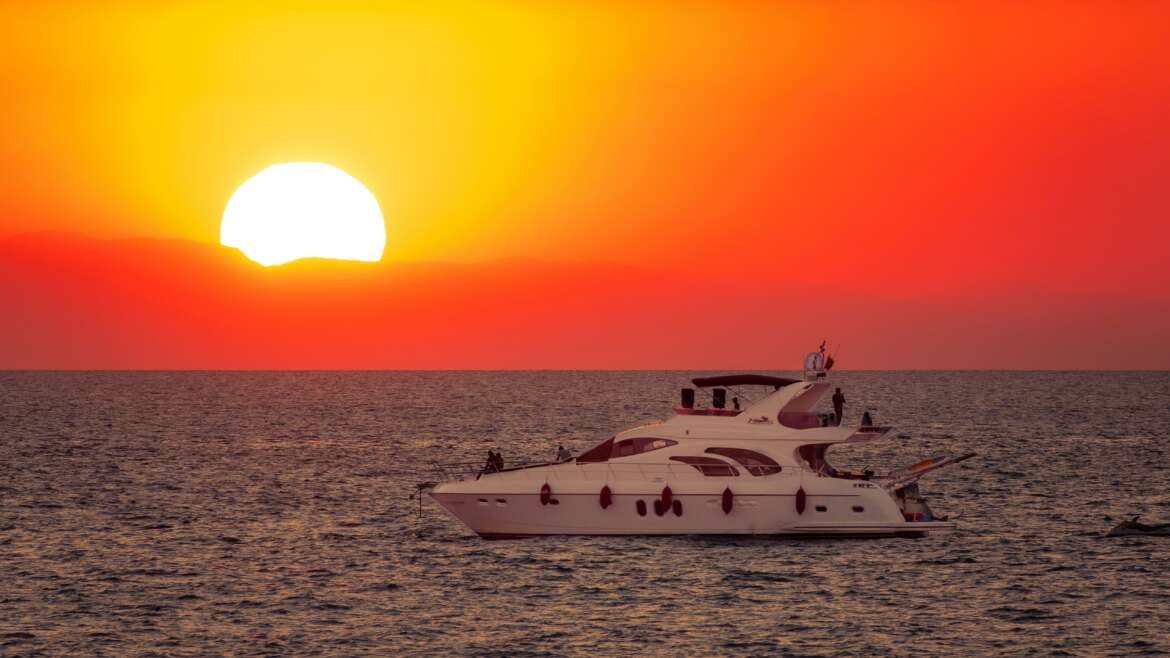Best Yacht Size for Beginners in Saint-Tropez for a Perfect First Charter